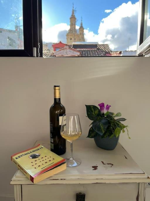 Old Town Loft - Cathedral Views. Appartamento Logroño Esterno foto