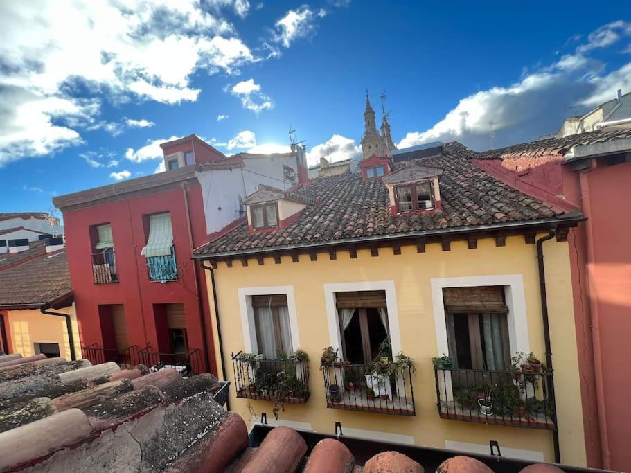 Old Town Loft - Cathedral Views. Appartamento Logroño Esterno foto